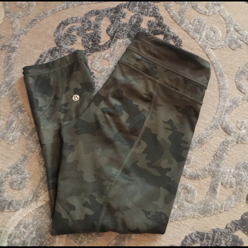 Lululemon Crops (inspire crop) *SPECIAL ED. size 6